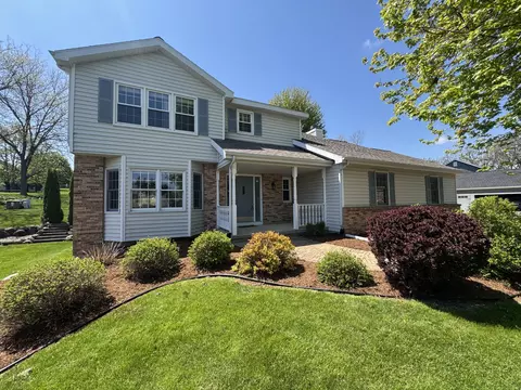 829 Foxfield, Oregon, WI 53575