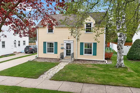 429 Shoreland, Racine, WI 53402
