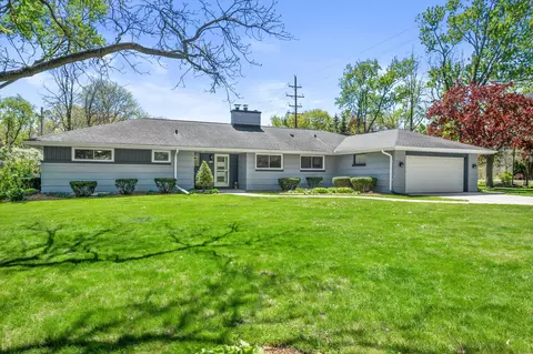 12323 Woodside, Wauwatosa, WI 53226