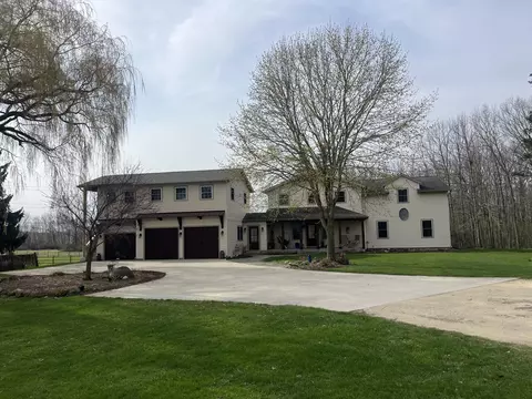 8817 Cedar Sauk, Cedarburg, WI 53080