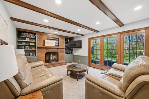 Living - 480 E Calumet, Fox Point, WI 53217 photo 4 of 5