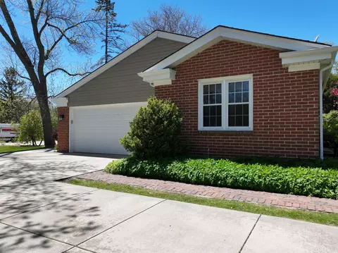 Exterior - 480 E Calumet, Fox Point, WI 53217 photo 13 of 15