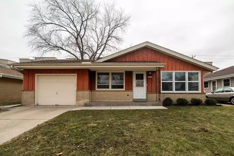 10915 W Harvard, Wauwatosa, WI 53226