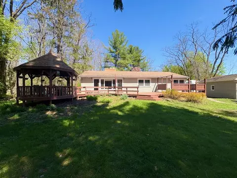 n55w30513 County Rd K, Hartland, WI 53029