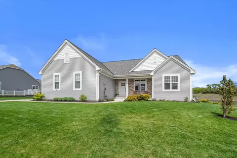 723 Autumn Rdg, Hartford, WI 53027
