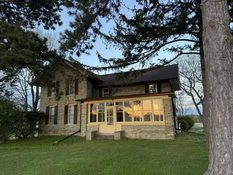 3820 S Woelfel, New Berlin, WI 53146