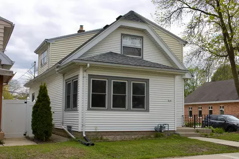 2196 S 79th, West Allis, WI 53219