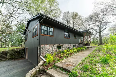 203 Prairie Vw, North Prairie, WI 53153