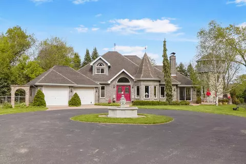 n61w38100 Blackhawk, Oconomowoc, WI 53066