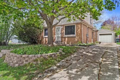 8924 W Lincoln, West Allis, WI 53227
