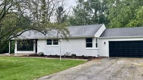 5225 Tuckaway, Greenfield, WI 53221