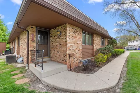 17694 Nassau, Brookfield, WI 53045