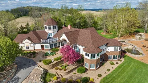n2487 Nuttleman Road, Barre, WI 54601