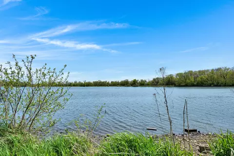 w179 West Lake Shore Drive, Spring Prairie, WI 53105
