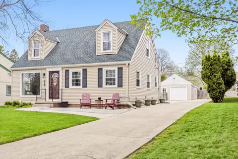 8314 N Regent, Fox Point, WI 53217