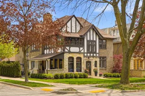 4224 N Farwell, Shorewood, WI 53211