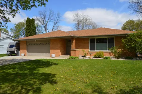 2132 Rambling Rose, Waukesha, WI 53186