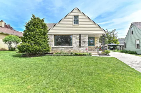 2746 S 77th, West Allis, WI 53219