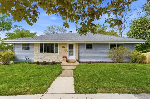 1004 E Newhall, Waukesha, WI 53186