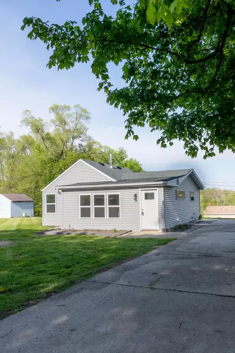 8231 Chara, Burlington, WI 53105