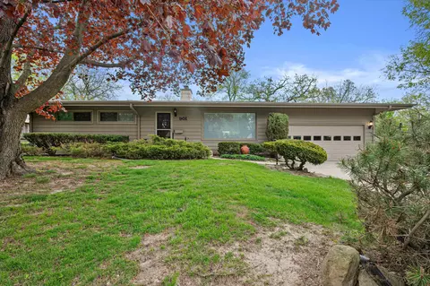 901 Hawthorn, Waukesha, WI 53188