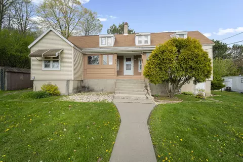 831 N Silverbrook, West Bend, WI 53090