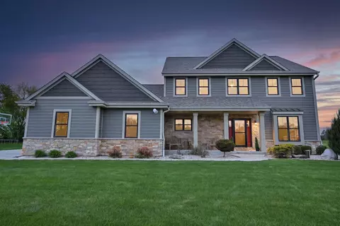 5111 Roamn, Addison, WI 53027