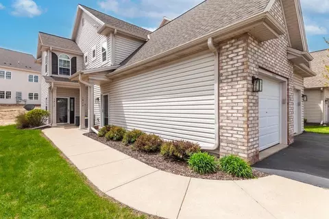1817 Woodland #429-1, Slinger, WI 53086
