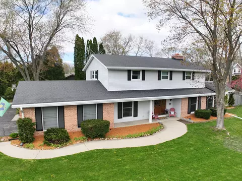 2500 W Hemlock, Glendale, WI 53209