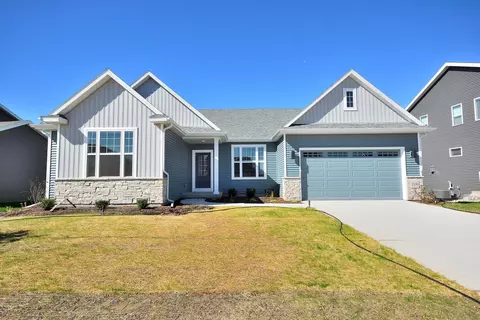1206 Arrowood, Oconomowoc, WI 53066