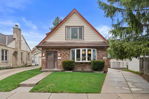 7112 W Saint Paul, Milwaukee, WI 53213