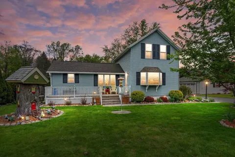 520 W Oakwood, Oak Creek, WI 53154