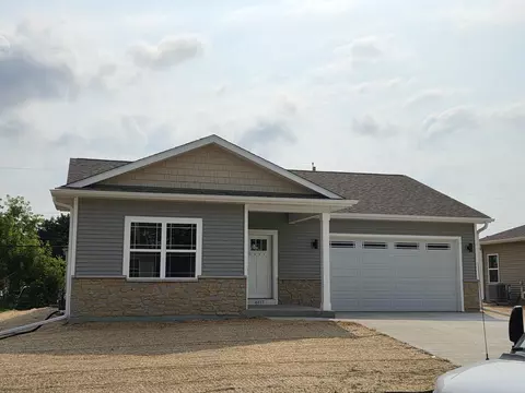 4817 37th, Kenosha, WI 53144