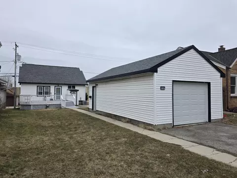 4161 S 3rd, Milwaukee, WI 53207