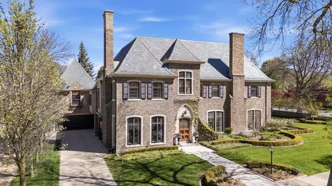 3565 N N Lk, Shorewood, WI 53211