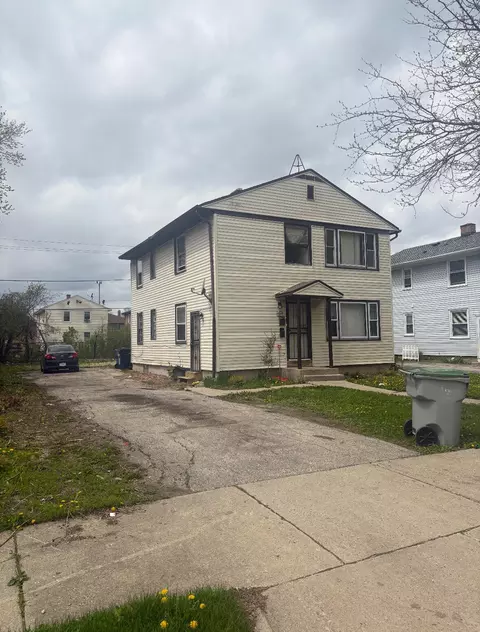 5281 N 28th, Milwaukee, WI 53209