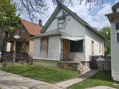 3574 N 10th, Milwaukee, WI 53206