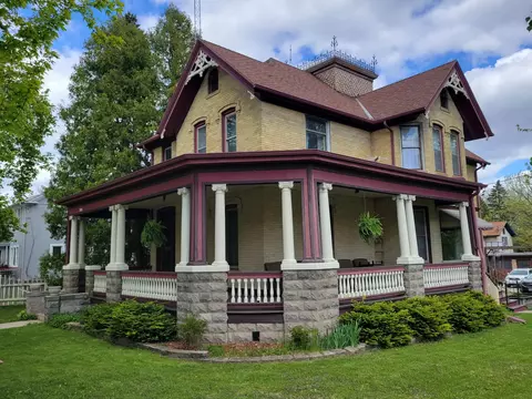 305 N Washington, Watertown, WI 53094