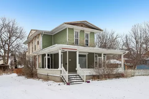 711 E Walworth, Delavan, WI 53115