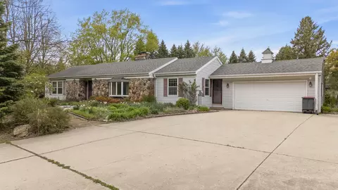 4050 Sleeping Dragon, West Bend, WI 53095