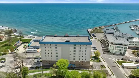 415 N N Lk #701, Port Washington, WI 53074