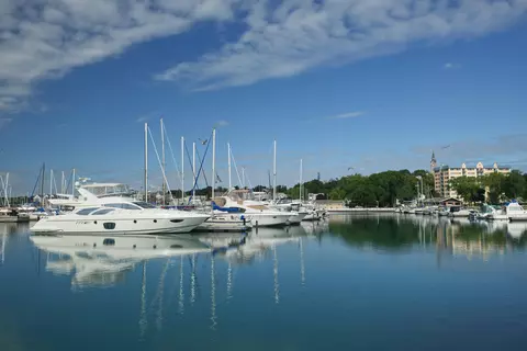 415 N N Lk #702, Port Washington, WI 53074