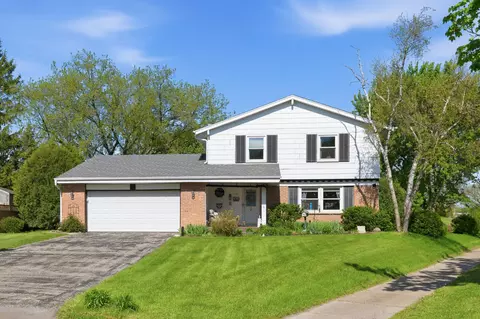 1180 Dorchester, Oconomowoc, WI 53066