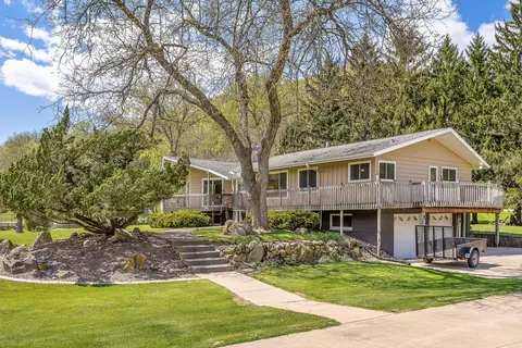W5482 State Road 33, Shelby, WI 54601