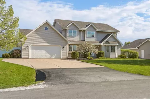 5800 Eagle Pt, Racine, WI 53406