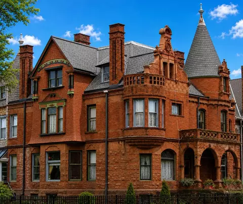3209 W W Wls, Milwaukee, WI 53208