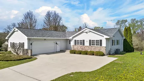 914 Hawthorne, Howards Grove, WI 53083