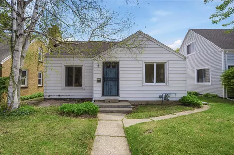 2709 W Villard, Milwaukee, WI 53209