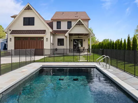 833 Wisconsin, Lake Geneva, WI 53147