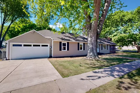 309 Howard, Walworth, WI 53184